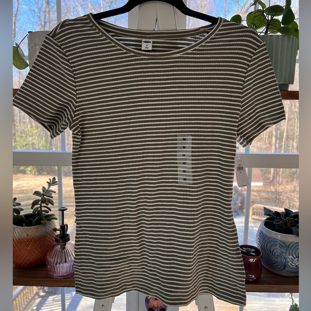 Old Navy short sleeve T-shirt